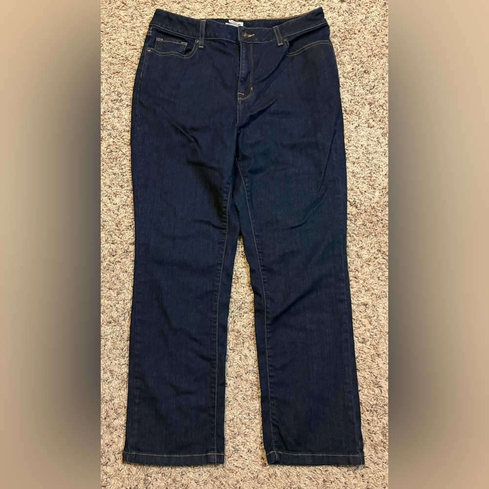 LL Bean Women’s Classic Fit Dark Wash Size 12 Reg Capri Jeans 25” Inseam